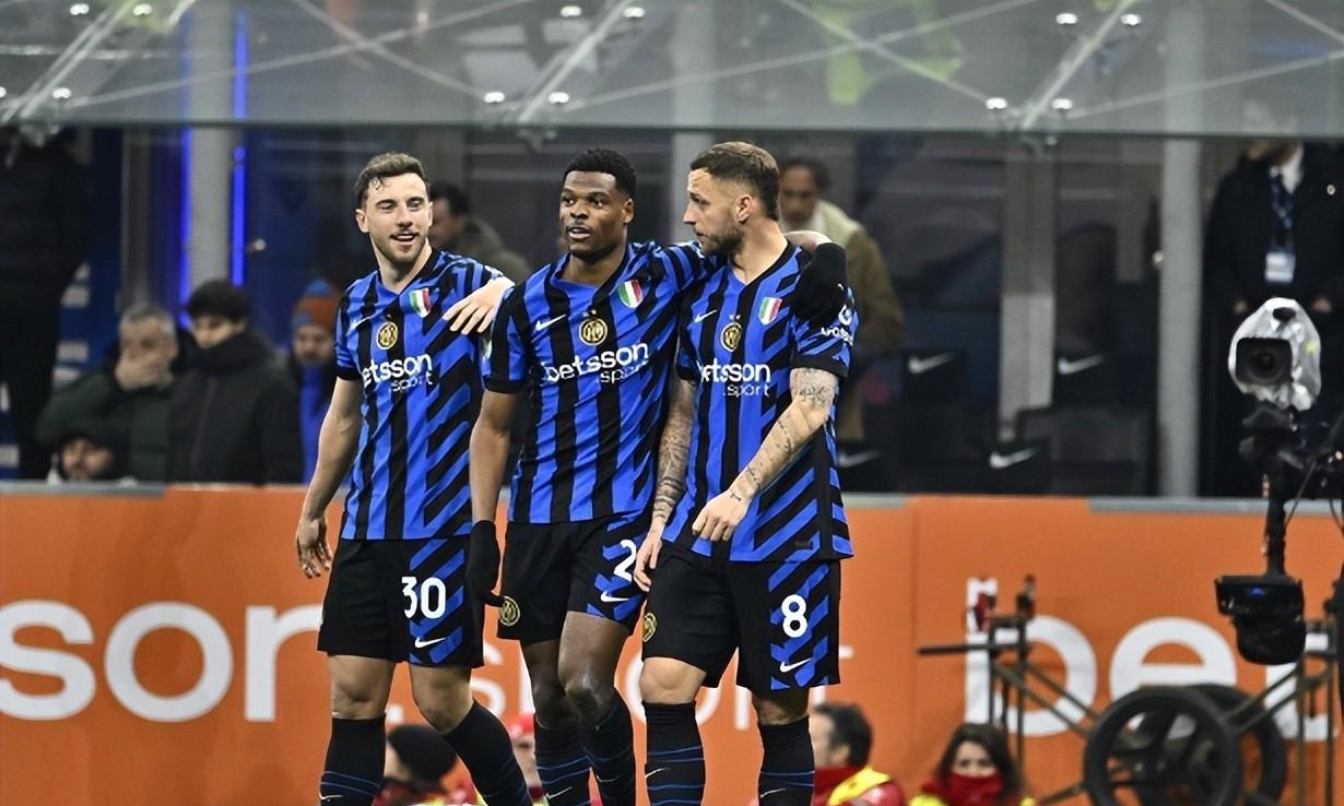 包含拉齐奥主场大胜，积分榜略有上升的词条