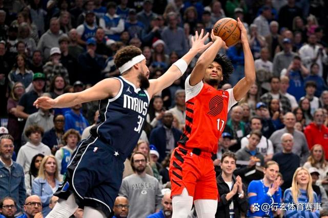 关于开拓者队负于独行侠队，客场连败的信息