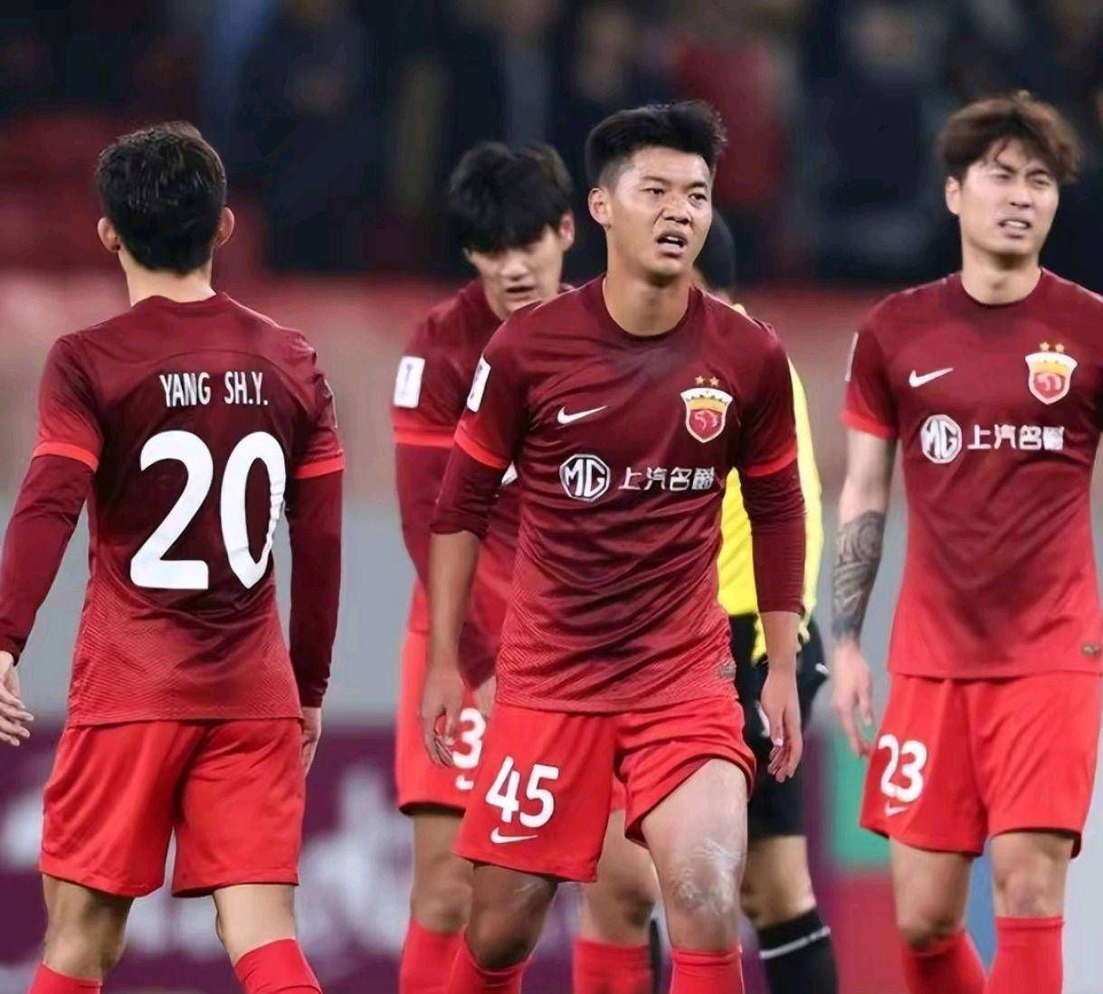 关于一支华东球队打进亚冠八强，赛事引发热议的信息