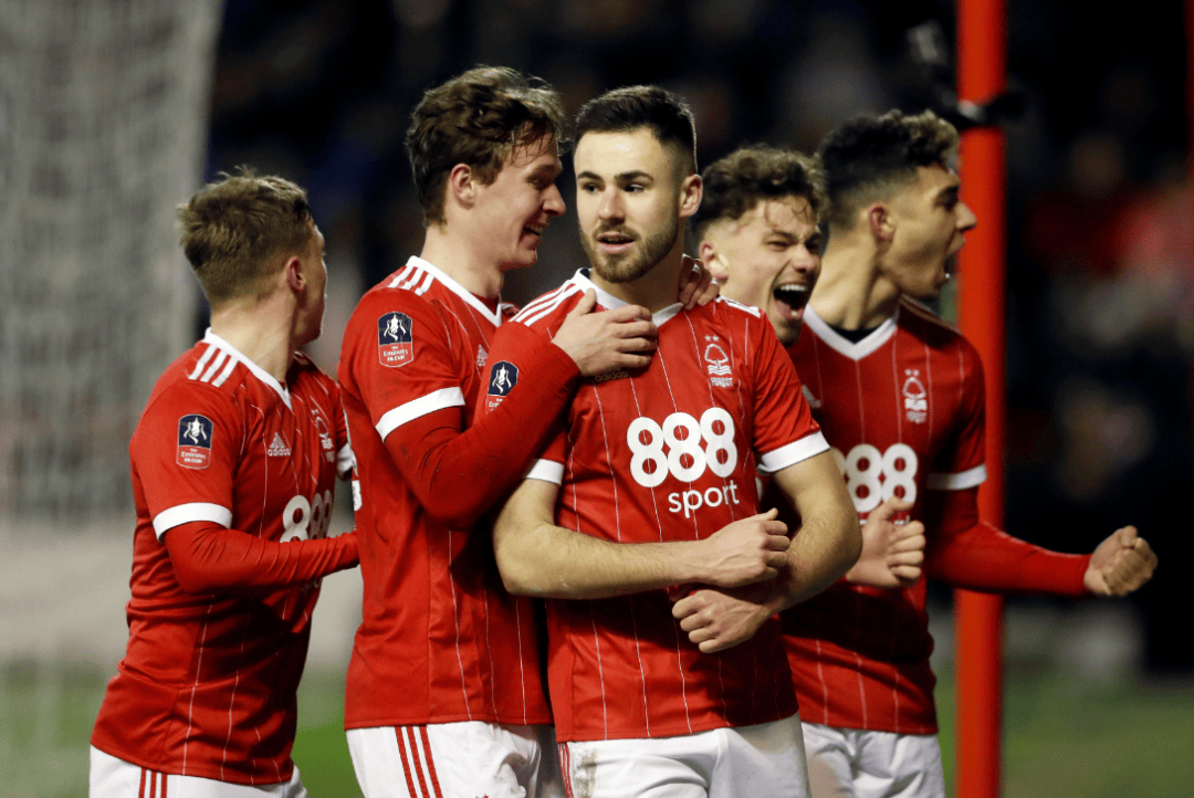 关于格拉纳达连败收场，亟需调整状态迎战强敌的信息