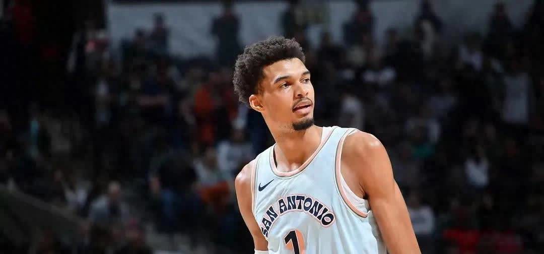 关于马刺队老将关键时刻挺身而出，带领球队夺冠的信息