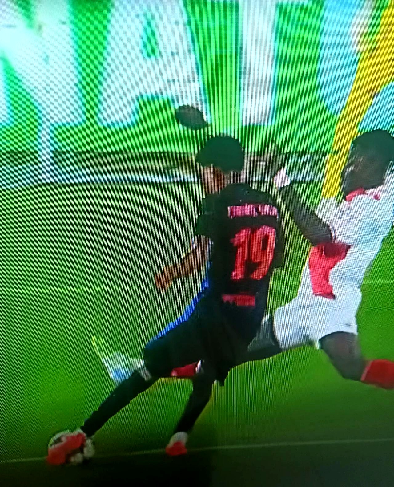 法国队防守失误导致丢球蒙羞 法国队防守失误导致丢球蒙羞