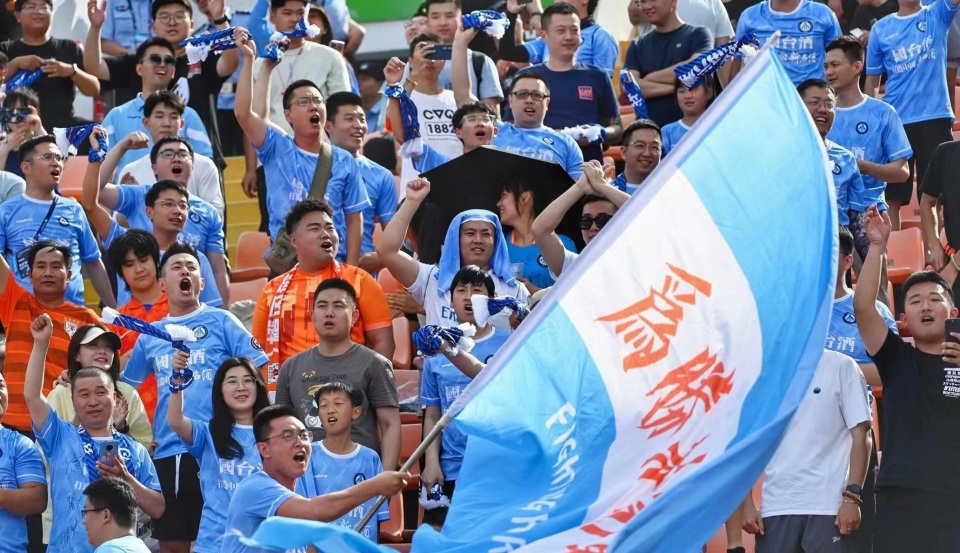 关于重庆梅西毁深圳队，主场胜利保持不败的信息