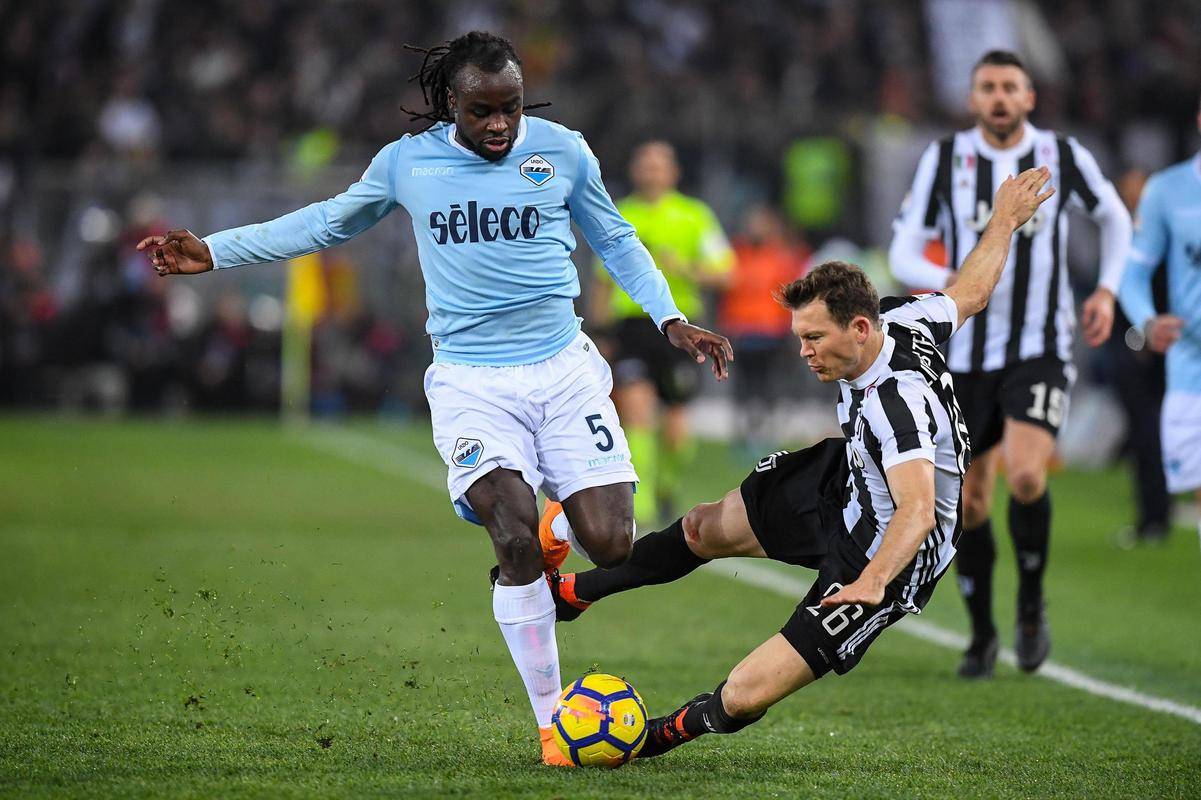 包含拉齐奥取得重要胜利，继续向欧冠资格进军的词条