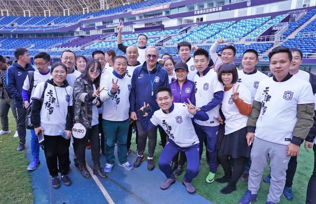 包含经验老将领军，球队士气高昂的词条