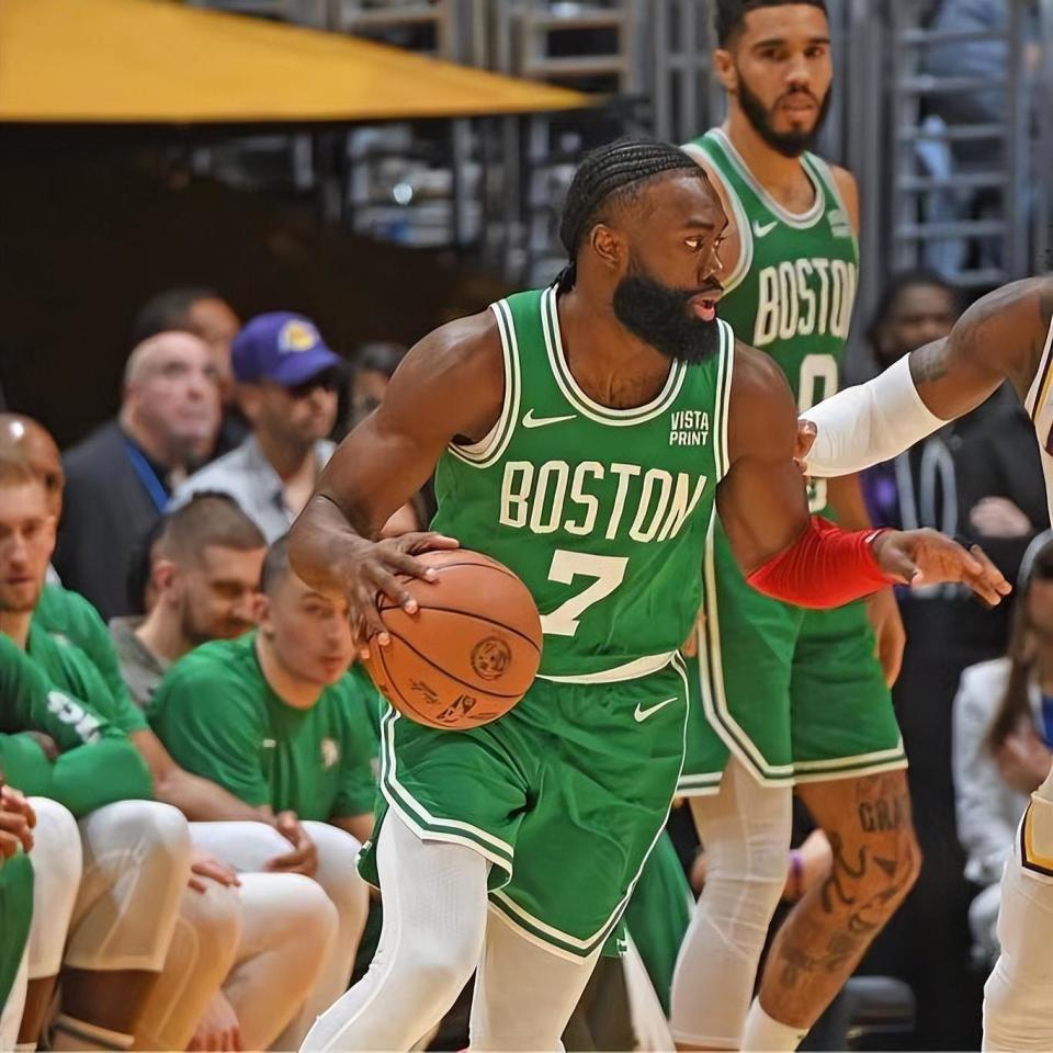 篮网惊险胜过凯尔特人，全队实力引人瞩目！的简单介绍