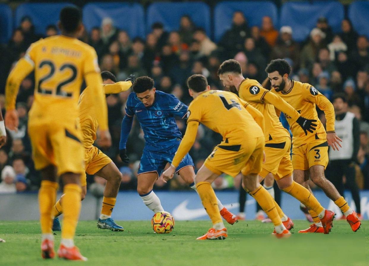 欧洲豪门球员在比赛中展现出色拼搏 欧洲豪门球员在比赛中展现出色拼搏