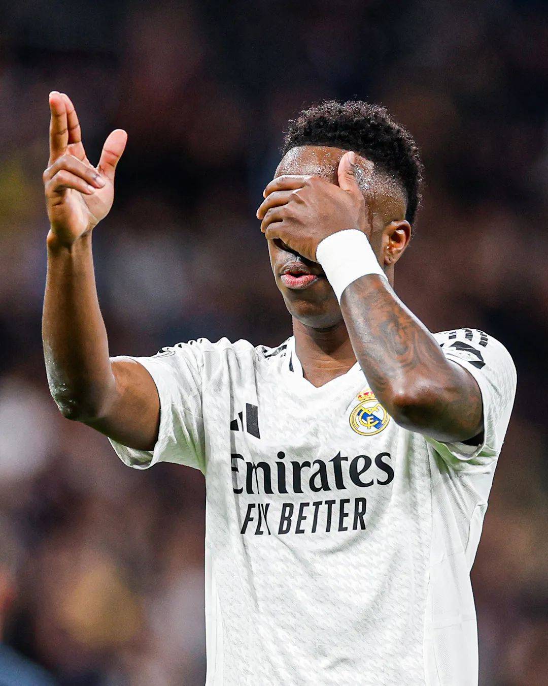 拜仁绝杀西班牙，姆巴佩梅开二度欧冠