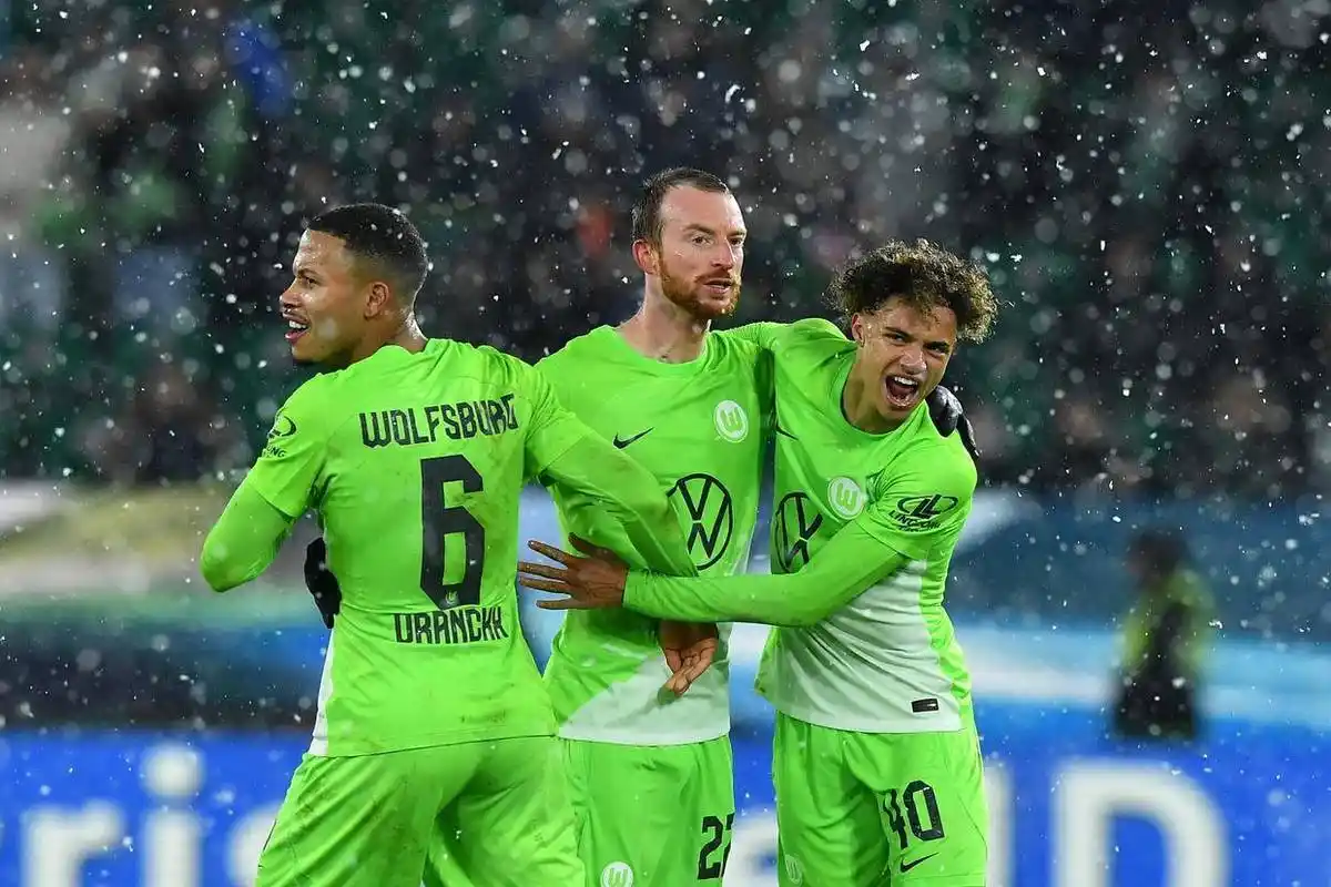 关于沃尔夫斯堡球员表现出色，为球队贡献胜利的信息