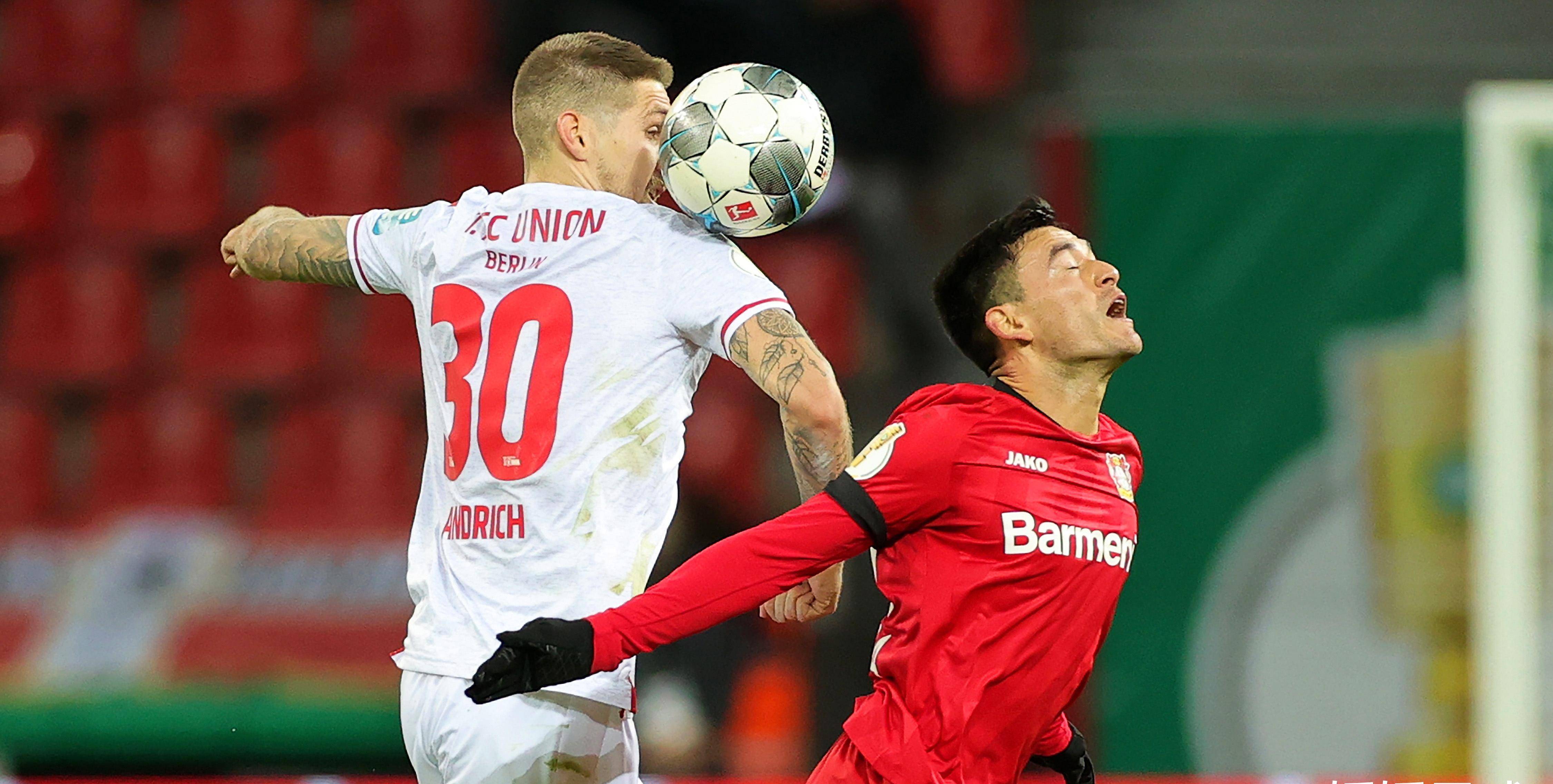 门兴格拉德巴赫浴血奋战取得宝贵三分的简单介绍