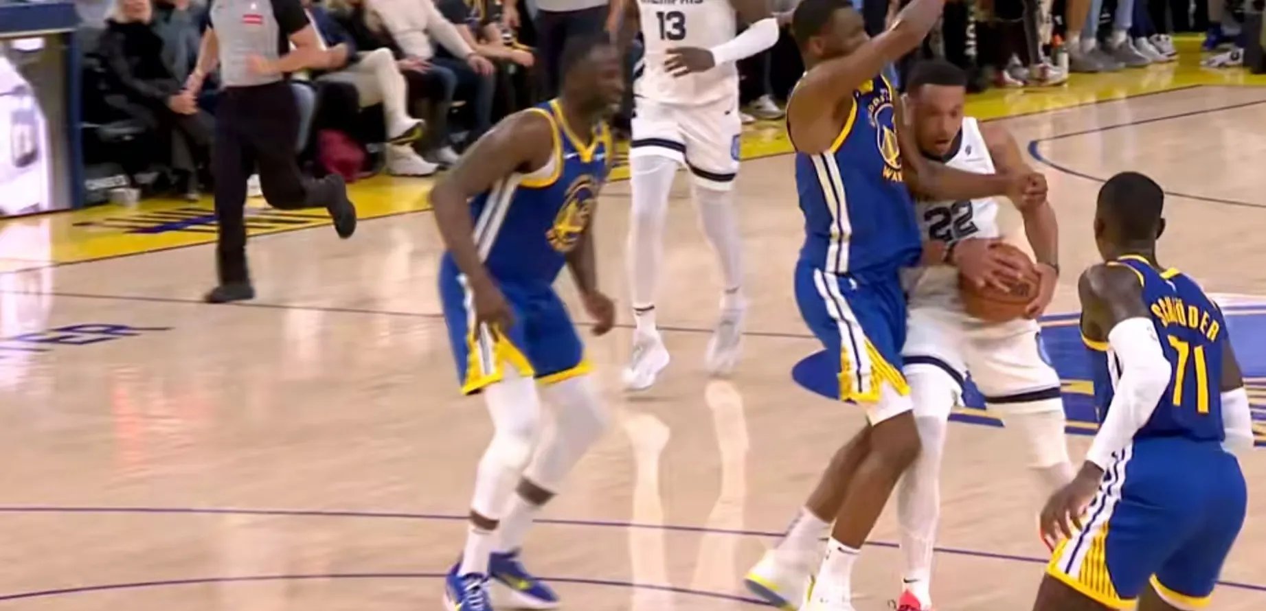 勇士大胜掘金，取得6连胜