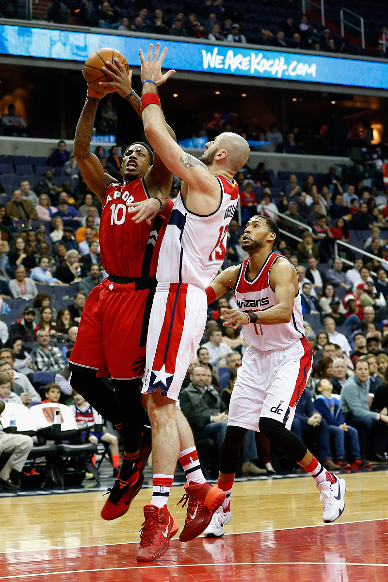 猛龙队在主场击败老鹰队，实现双杀