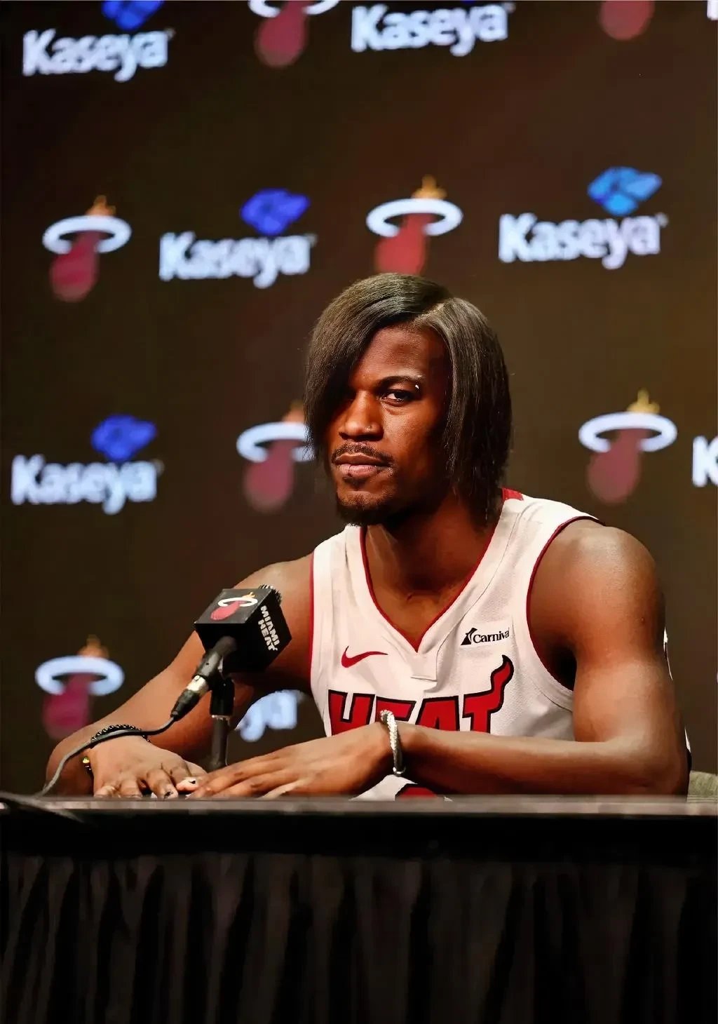 热火苦战老鹰，继续保持不败