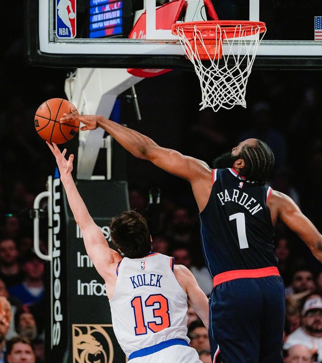 快船击败骑士豪取客场胜利