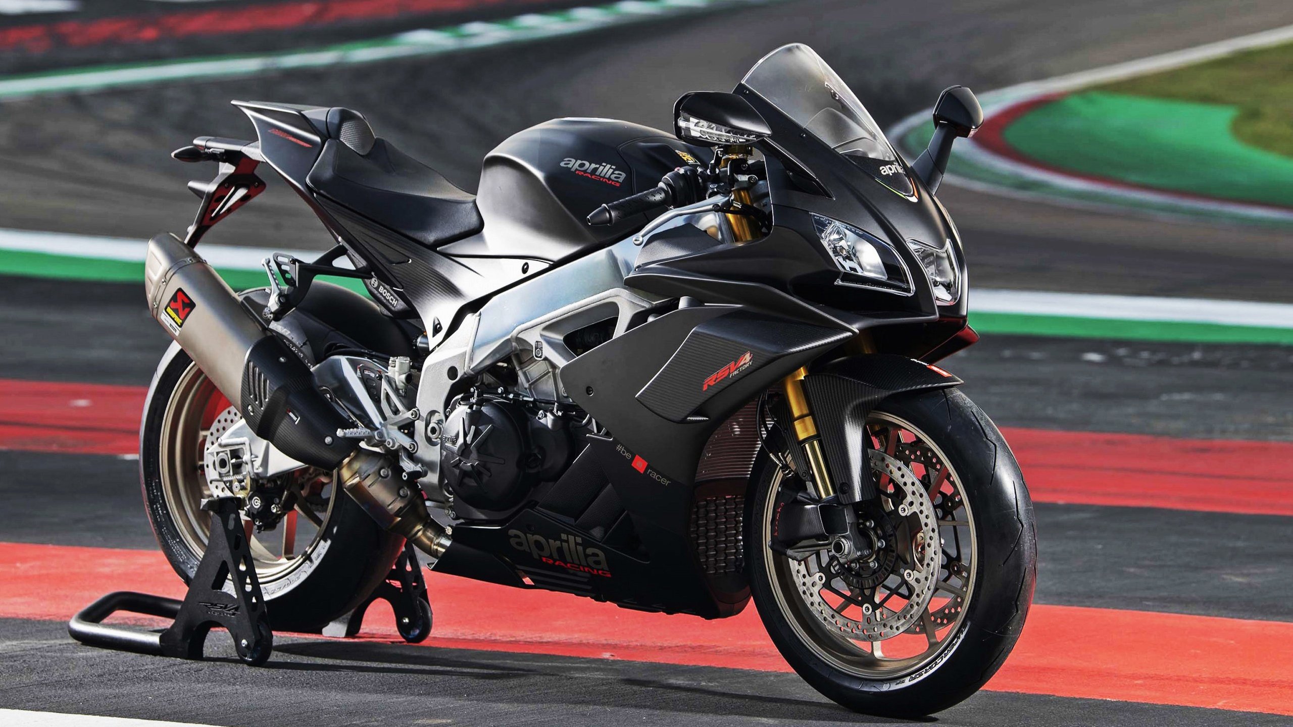 战袍的重量，当巴尔韦德踏上哥斯达黎加的舞台