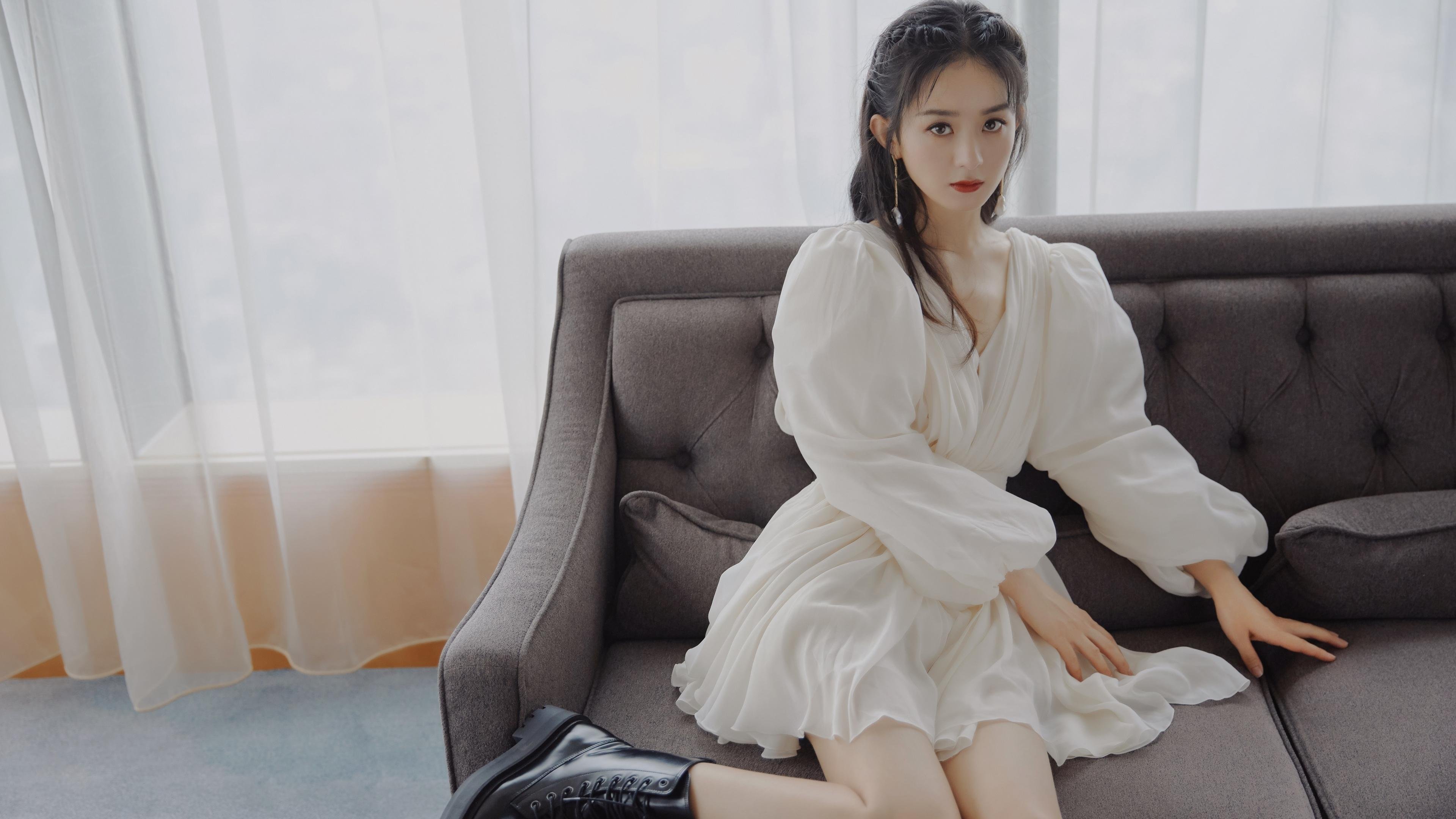 利拉德天神下凡，篮网末节风暴掀翻尼克斯