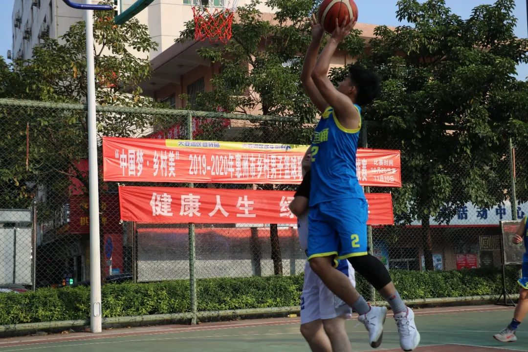 F1街道赛焦点战,活塞争冠战胜出吉林队 F1街道赛焦点战,活塞争冠战胜出吉林队